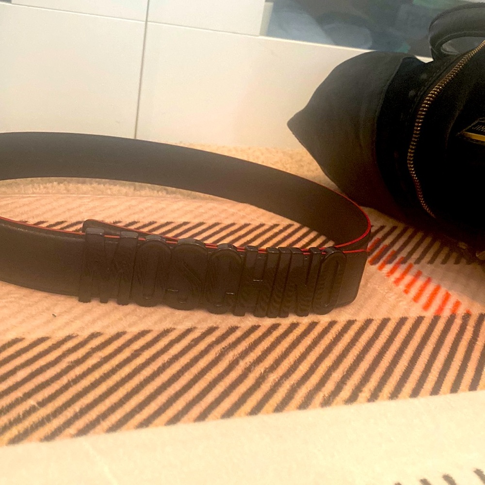 Moschino authentic belt ❤️